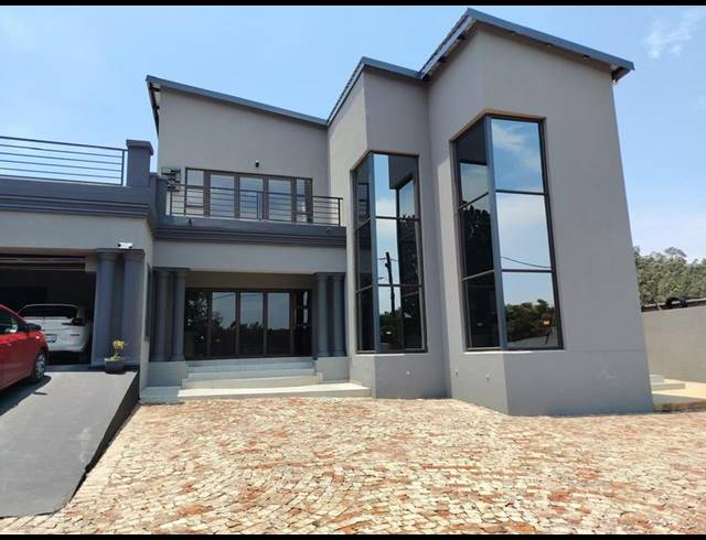 5 BEDROOM HOUSE FOR SALE IN WALKERVILLE CENTRAL
